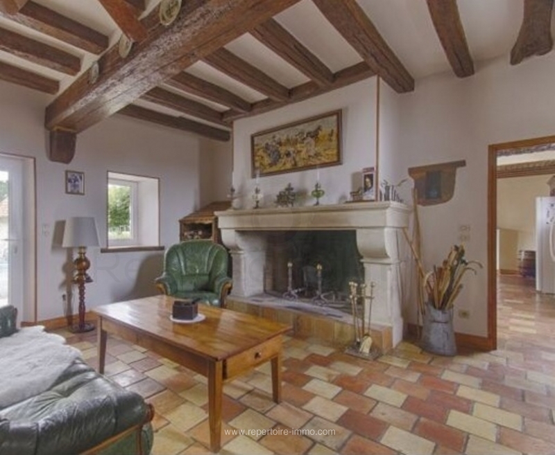 Maison 5 pièces à NeuvyenChampagne de 163 m² en vente à 270000.00